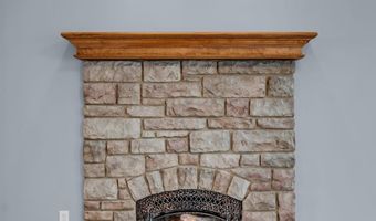 987 N 640 Rd, Baldwin City, KS 66006