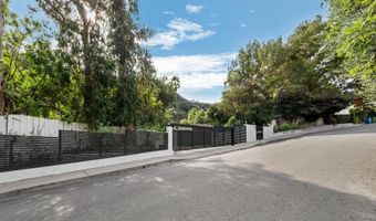 1581 Clear View Dr, Beverly Hills, CA 90210