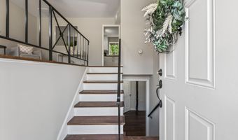 140 Merlin Dr, Athens, GA 30606