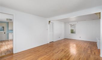 37 Reservoir Rd, Middletown, RI 02842