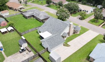 246 Pine Driveway, Bay St. Louis, MS 39520