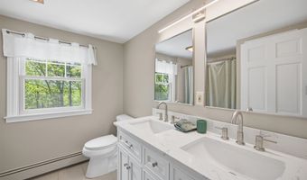 5 Pinecrest Cir, Bedford, NH 03110