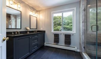 258 Woodridge Dr, North Kingstown, RI 02874