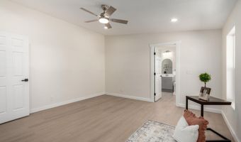 81 S TOMAHAWK Rd, Apache Junction, AZ 85119