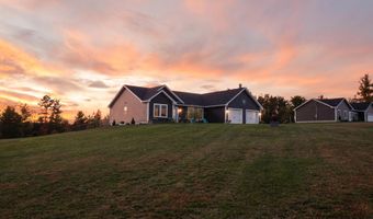 40 Knoll Crest Dr, Bangor, ME 04401