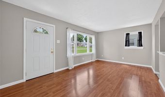 340 Hillcrest Blvd, Ballwin, MO 63021