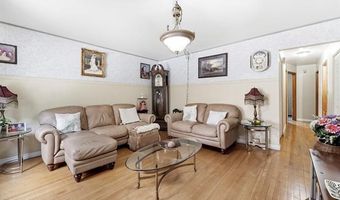 15274 Regina Ave, Allen Park, MI 48101
