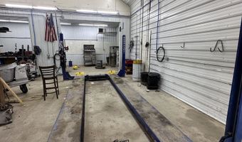 601 E 10th St, Alton, IA 51003