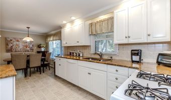 17 Woodview Dr, Cranston, RI 02920