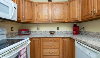 75 Page Rd 9, Bedford, MA 01730
