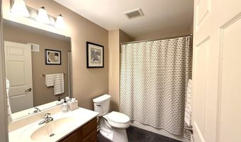 35 Governor Cir, Albany, NY 12208