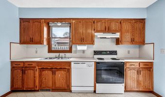 1006 Baretta Ct, Aurora, MO 65605