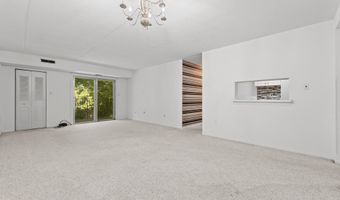 6 CHASE HALL, Dover, DE 19904