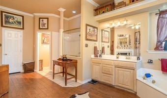 1701 W Lake Shore Dr, Alvarado, TX 76009