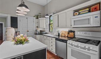 802 N Poplar St, Aberdeen, NC 28315