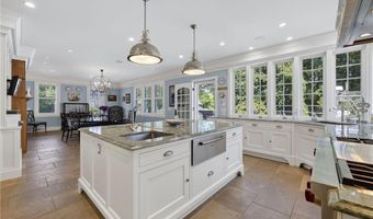 14 Bay View Rd, Charlestown, RI 02813