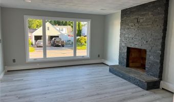 55 Brookfield Dr, Cranston, RI 02920