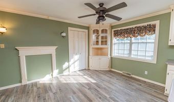 19 Skyline Dr, Adrian, MO 64720