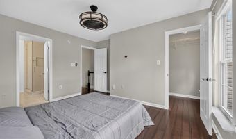 932 HARRISON Cir, Alexandria, VA 22304