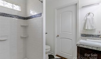 4010 Hiddenbrook Dr, Charlotte, NC 28205