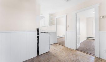 2 Chilton St, Bristol, RI 02809