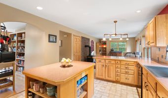 925 Hinesburg Rd, Brattleboro, VT 05301