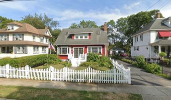 21 Wellington Pl, Amityville, NY 11701