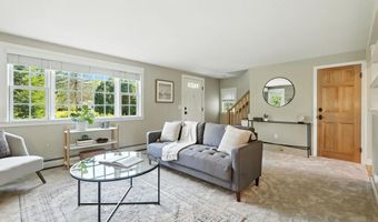 124 Pomeroy Ln, Amherst, MA 01002
