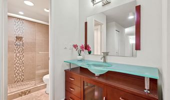 5904 MOUNT EAGLE Dr 105, Alexandria, VA 22303