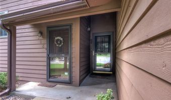 911 Woodglen Ct, Altoona, WI 54720