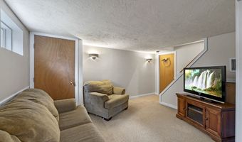 33 Jordan St, Beverly, MA 01915