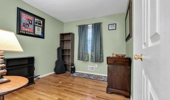 46 Bowline St, Beachwood, NJ 08722