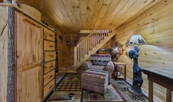 15 N Ridge Rd, Beaver Cove, ME 04441