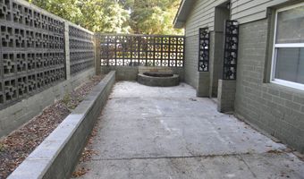 2096 Pat Ln A, Biloxi, MS 39531