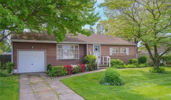 58 Perry St, Brentwood, NY 11717