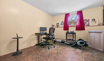 3 Mary Ann Dr, Danbury, CT 06811