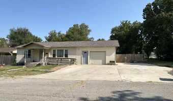 111 W Lee St, Aurora, MO 65605