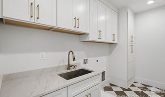 1412 Lyon Ct, Charlotte, NC 28205