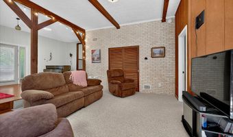 6926 Woodridge Dr, Avon, IN 46123