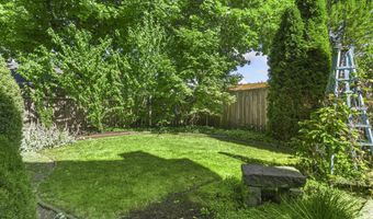 16808 NW YORKTOWN Dr, Beaverton, OR 97006
