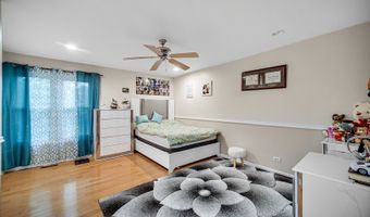 320 Brampton Ln, Arlington Heights, IL 60004