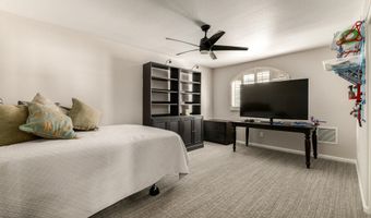 5733 S AMBERWOOD Dr, Chandler, AZ 85248