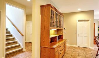 60 Pheasant Dr, East Greenwich, RI 02818