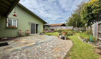 550 VELOPA Ct, Brookings, OR 97415