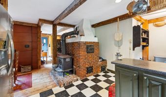 37 High St, Bradford, NH 03221