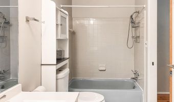 2844 Renfrew St, Ann Arbor, MI 48105