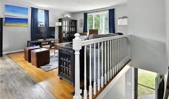 89 Spice Bush Trl, Narragansett, RI 02882