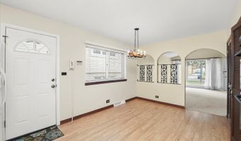108 N May St, Addison, IL 60101