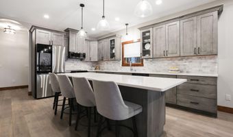 9823 103rd St NW, Annandale, MN 55302