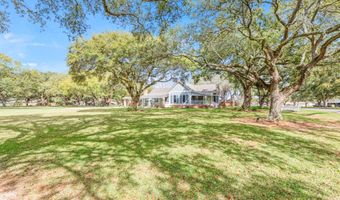 8916 Eastwood Dr, Abbeville, LA 70510